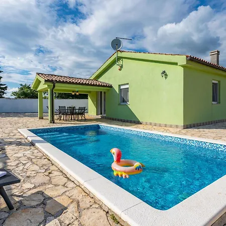 Nora, A Private With Pool Minutes From The Holiday home Krmed
