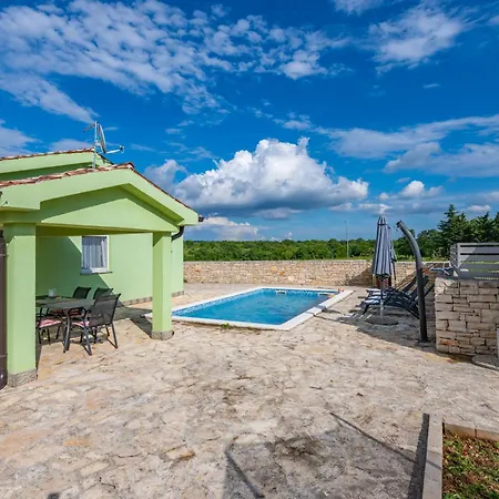 Nora, A Private With Pool Minutes From The Dom wakacyjny *